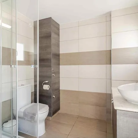 Luxury Designer Loft In The Heart Of *